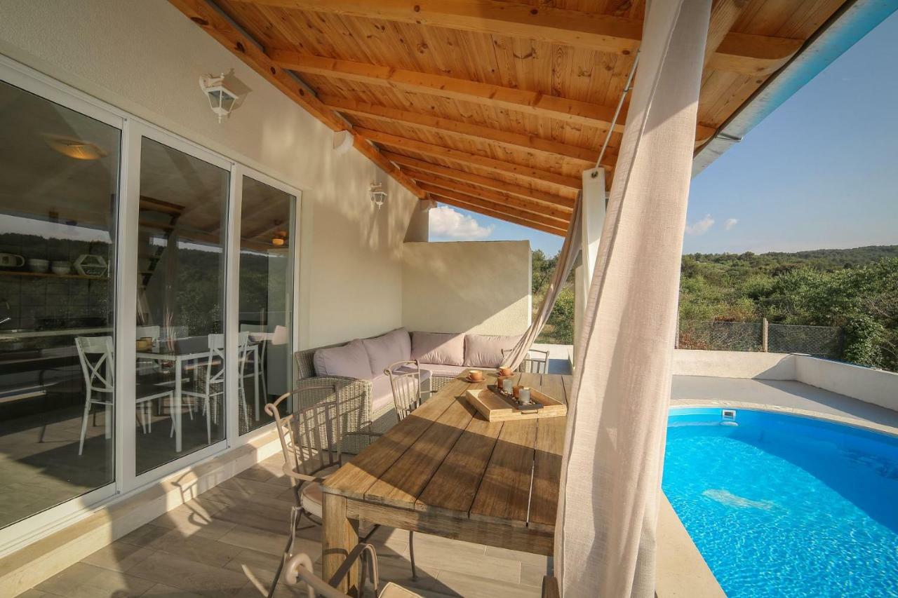 Villa Baras Garden - House With Pool Mirce Extérieur photo