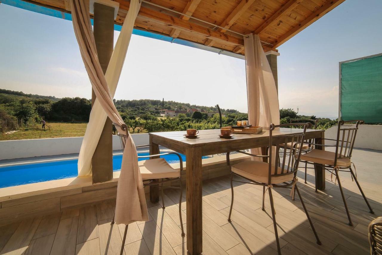 Villa Baras Garden - House With Pool Mirce Extérieur photo