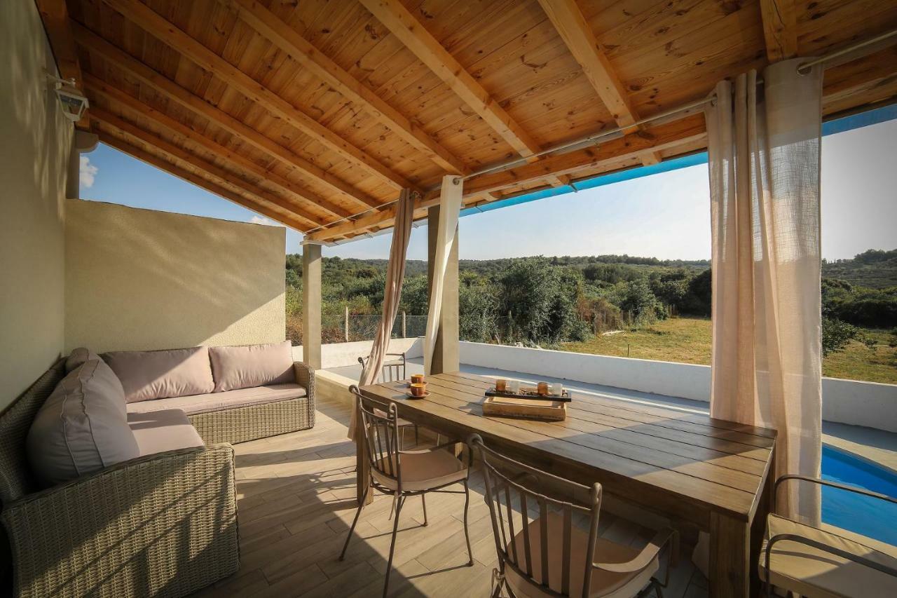 Villa Baras Garden - House With Pool Mirce Extérieur photo